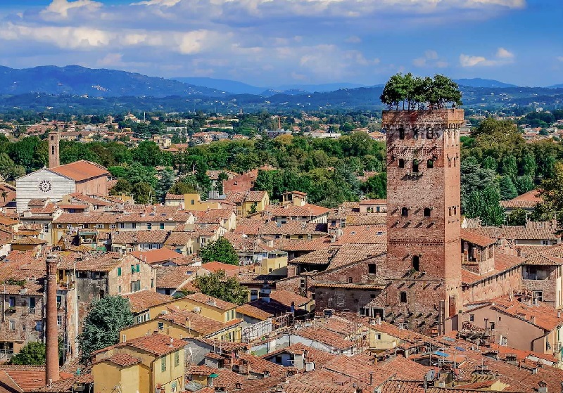 tours lucca italy