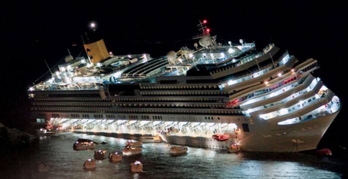 Inside Costa Concordia Shipwreck (10+pics) | This is Italy